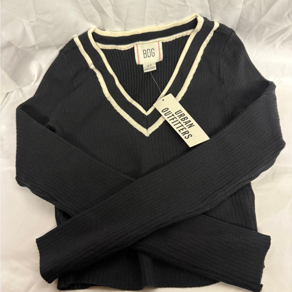 Urban outfitters BDG Addison V neck Black and Tan V-Neck sweater